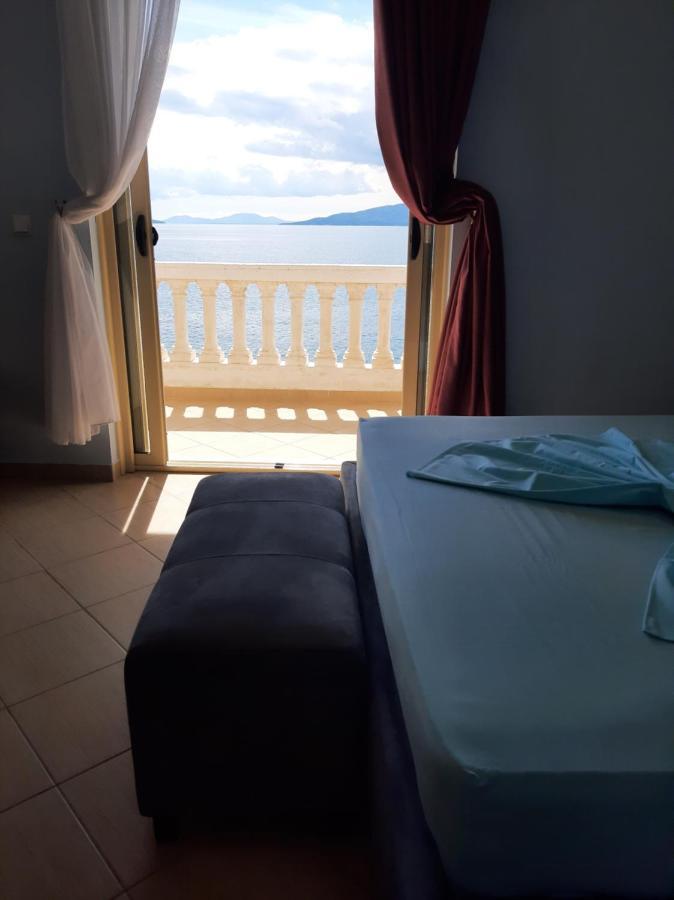 Bed and Breakfast Rock Star-Pllakat Sarandë Exteriér fotografie