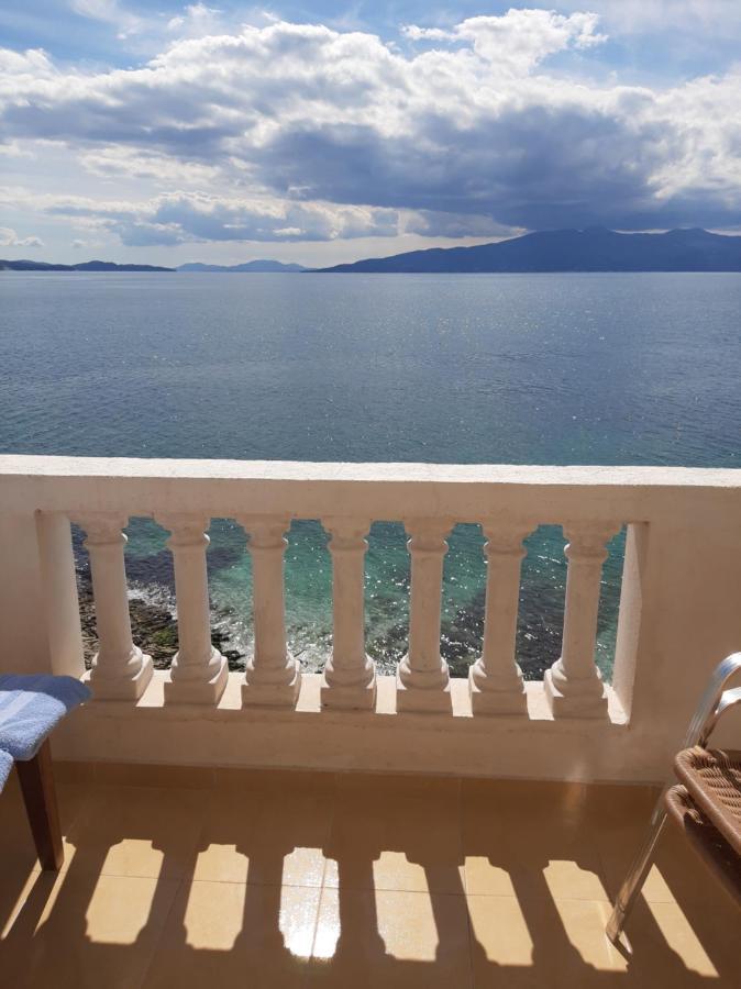 Bed and Breakfast Rock Star-Pllakat Sarandë Exteriér fotografie
