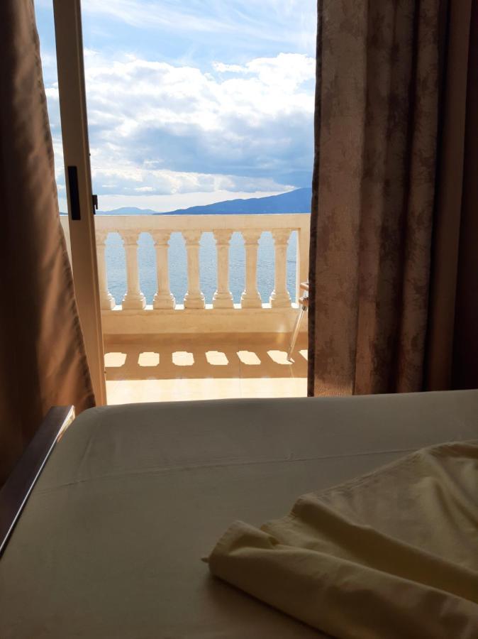 Bed and Breakfast Rock Star-Pllakat Sarandë Exteriér fotografie